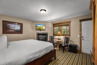 Duck Inn Lodge - Whitefish - 5
