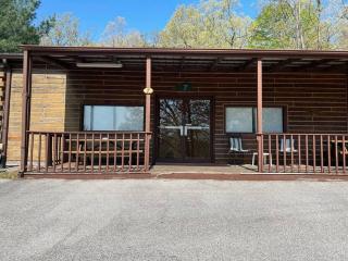 Adjoining Cabin #7B on Patoka Lake in Southern Indiana - Mitchell - 0