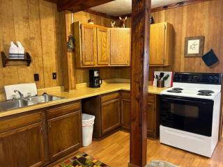 Adjoining Cabin #7B on Patoka Lake in Southern Indiana - Mitchell - 7