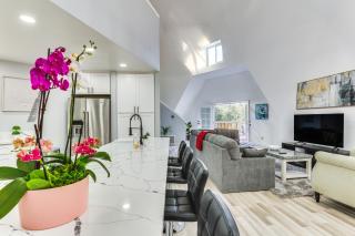 North San Diego Retreat with Deck, Fire Pit Table! - Escondido - 4