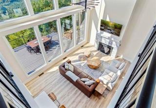 Barn Retreat: Scenic Views, Pool, Gourmet Kitchen! - 3