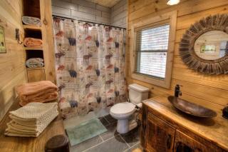 Honeymoon Getaway in woods near NOC and Smoky Mtn RR - Bryson City - 1