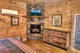 Honeymoon Getaway in woods near NOC and Smoky Mtn RR - Bryson City - 3