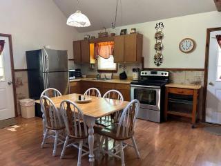 Deluxe Cabin #17 with Jacuzzi on Patoka Lake in Southern Indiana - Paoli - 7