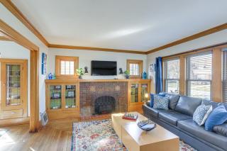 Historic Lorain Home Walk to Lake Erie! - 7