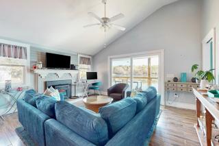 Shoreline Splendor - 9