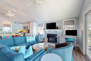 Shoreline Splendor - 5