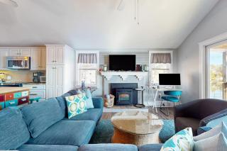 Shoreline Splendor - 4