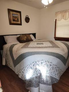 One Bedroom Cozy Cabin #23 on Patoka Lake in Southern Indiana - 6