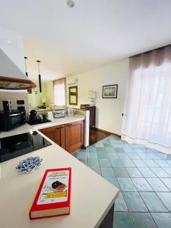 Re Gallo Luxury apartment Plebiscito in Via Chiaia - Napels - 1