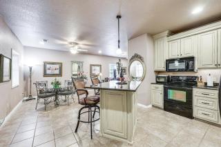 Pet-Friendly Dover Cottage with Deck and Mtn Views! - Dover - 1