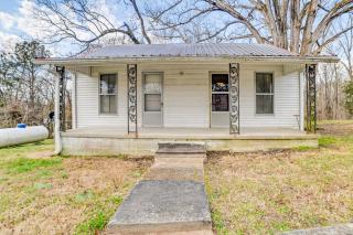Peaceful Cottage with Yard 2 Mi to Kentucky Lake! - - 9