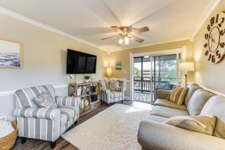 Walk to Ocean Unit with 2 Balconies in Myrtle Beach - Myrtle Beach - 0