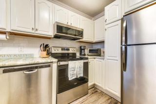 Walk to Ocean Unit with 2 Balconies in Myrtle Beach - Myrtle Beach - 6