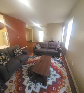 Staycation Haven Master Bedroom - Newark - 6