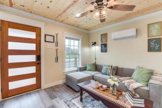2 Mi to Dtwn Chic Waco Studio with Fire Pit! - Waco - 7