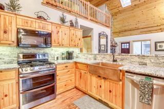 Spacious Pinetop Cabin with Private Yard and Hot Tub! - Indian Pine - 5