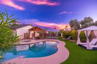 Desert Oasis Resort Style Backyard Sleeps 18 Games - Phoenix - 7