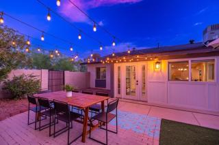 Desert Oasis Resort Style Backyard Sleeps 18 Games - Phoenix - 1