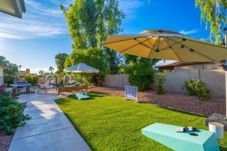 Desert Oasis Resort Style Backyard Sleeps 18 Games - Phoenix - 2
