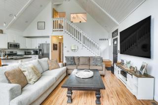 Serene Big Bear Retreat with Hot Tub and Game Room! - Big Bear City - 5