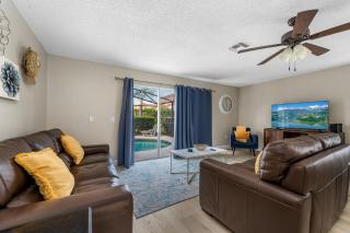 4BR w Heated Pool near Disney & Lake - Sleeps 10 - 7