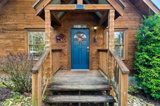 Views 1BR15Bath Pet-Friendly with Hot Tub & BBQ - 2