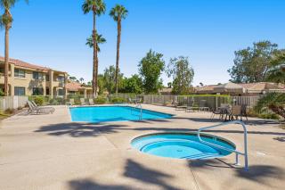 Country Club Comfort - Cathedral City - 7