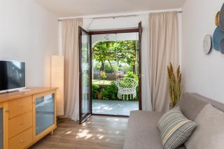 Apartments and rooms with parking space Njivice, Krk - 17010 - Njivice - 1