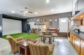 Spacious Lake of the Ozarks Escape with Deck and Views - Linn Creek - 9