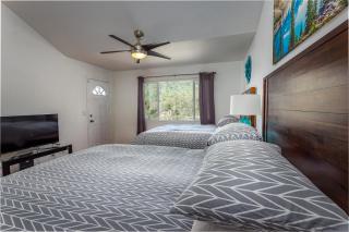 **Kaweah River House** - 1/2 Mile to Sequoia Park - Three Rivers - 1