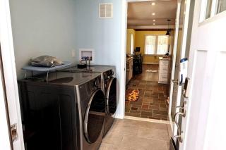 Walkable Elmwood Cottage, No Chores 2Bath 2BR 1Car - Buffalo - 4
