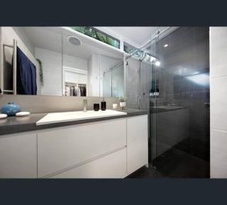 Family and resort-style setting - Melbourne - 7