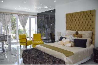 Posh Spot on the beachfront sleeps 5 - Gqeberha - 3