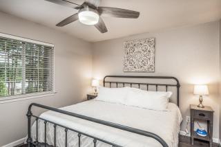Cozy Townhome with Wildlife Views! 5-min walk to Midtown! Modern Look - 8