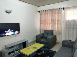 Entire serviced 2-bedroom apartment in Thindigua - Nairobi - 1