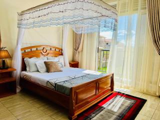 Fully furnished 3 bedroom apartment in Mirembe Villas Kigo, Uganda - Kigo - 0