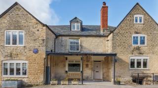 A handsome large 9 bedroom 17th Century village house moments from The Cotswold Way offering modern luxury in a peaceful location - 0