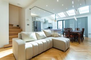 Modern 2Bed pad w/ Hot Tub - Barking - 9