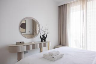 Beachfront Elegant 2BD Condo with Breathtaking Views -15AB01 - Dubai - 1