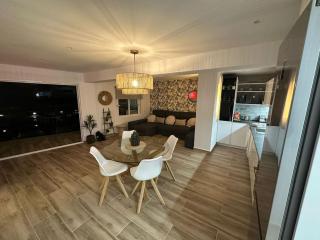 Waterfront 3 bed apartment, 90m from the beach - Platja de l'Arenal - 3