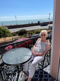 "The Elegance" Balcony Seafront Apartment - 6