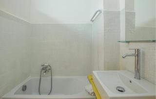 Stunning Apartment In Genova With Wifi - Genova - 1