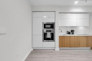 Spadina Modern suites - 8