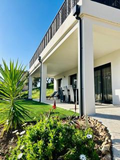 Bas de villa avec jardin idéalement situé entre Ajaccio et Porticcio - Bastelicaccia - 4