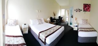Aurora City Suites Motel - 9
