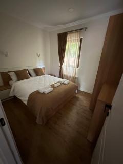 Flora Racha - Lovely Cottages - Ambrolauri - 2