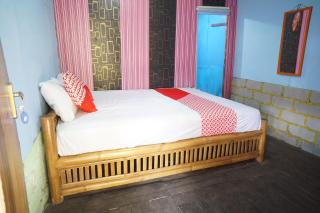 Collection O 93000 Karona Berg Homestay & Cafe - Banyuwangi - 1