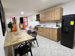 Apto cerca Malecón, Plaza Principal, Plazoleta Zocalos, a 8 min de la Piedra del Peñol, GRATIS PARQUEADERO!!! - Guatapé - 9