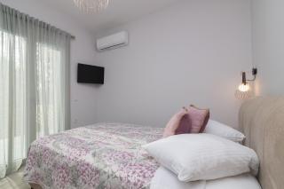 Andriana's 2-Bedroom countryside retreat - 8